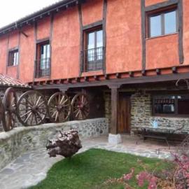 CASA RURAL LA CORVA, hótel í Triollo