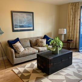 Self Catering Apartment- 11A Westbourne Place, hotel u gradu Kouv