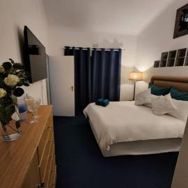 SeaViews Holiday Apartment 1, hotel di Cape Town