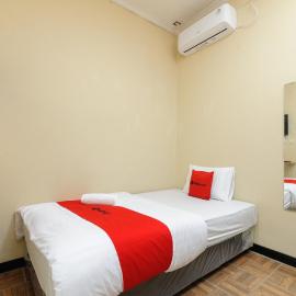 Bogor में, होटल RedDoorz near The Jungle Waterpark Bogor