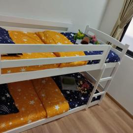 The Quartz 3 Bedroom Apartment with fully furnish and fully aircond, infinity pool, Corner lot with seaview and city view centre of malacca city, Hotel in Tranquerah