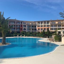 Vacances, thalasso, télétravail dans superbe T3 mer à 100 m, centre à 400 m, hotel in Les Issambres