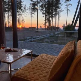 Valkla Puhkekeskus - Merevaatega SVIIT – hotel w mieście Salmistu