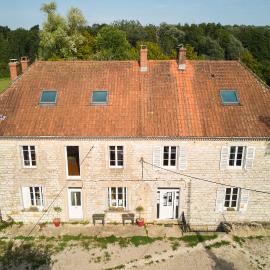 Le Meix, hotel a Chaumergy