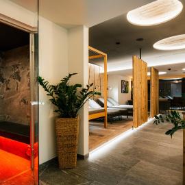 Ferienresidenz Raich - Appartements mit Sky Wellness und Garten – hotel w mieście Ried im Oberinntal