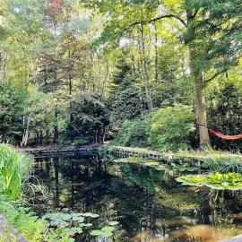 Prachtige chalet in het bos met sauna!, khách sạn ở Lanaken