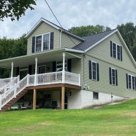 Historic Sears River Home (Main Level) on 10 Acres, hotel em Tamaqua