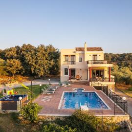 Villa Artemis, hotel i Prinés
