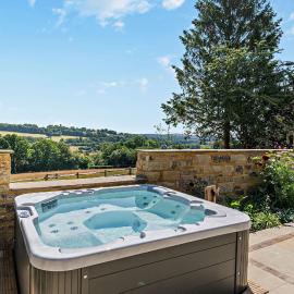 Dairy Barn by Bloom Stays, Hotel in Groombridge