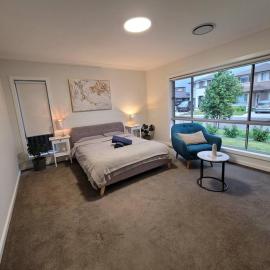 5 bedroom new house (no stairs), hotel en Marsden Park