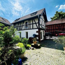 Ferienhaus Alte Schmiede โรงแรมในKirchhain