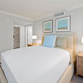 Marco Beach Ocean Suites, hotel in Marco Island