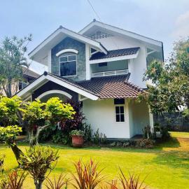 Villa Dedaun Batu