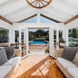 'Wilpine' Poolside Country Luxury near Town