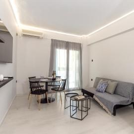 V.L.A Apartments by the sea, hotel a Vari