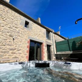 Douceur de vivre en bord de mer - Jacuzzi et cheminée