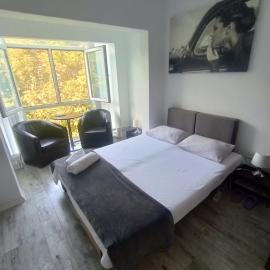 콘스탄차에 위치한 호텔 Hostel Florentin Camere Bai Comune acces bucatarie Cheap private rooms shared bathrooms kittchen laundry machine access Netflix