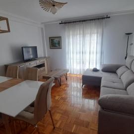 APARTAMENTO EN CANDAS CON GARAJE, hotel in Candás
