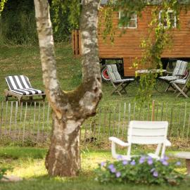 Ferienwohnungen und Gästezimmer Friedrichs، فندق في بلانكينهييم