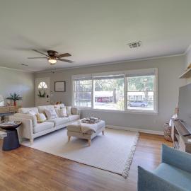 Stylish Tulsa Home w/ Modern Updates!، فندق في تولسا