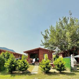 Karaoz에 위치한 호텔 Hurmalik Sweet Homes - Family Bungalows - Large Garden Bungalow with Barbecue