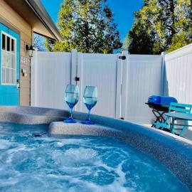 Owl Nest Hot Tub Sleeps 3 Yosemite, hotel in Ahwahnee