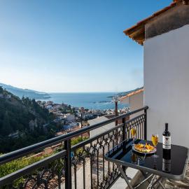 Billy's Stonehouse, hotel in Samos