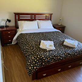 RIVER DOWNS COTTAGE, hotel in Clarence Town