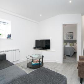 Modern 2 bed Apartment in Rhosneigr - Pass the Keys, hotel in Gwalchmai