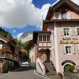 Garnì Stella Alpina, hotel em Canazei