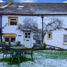 Westside Cottage, Newby Hamlet, Clapham, Yorkshire Dales National Park, Famous Three Peaks, Near The Lake District, Pets Are Welcome, Direct Parking in front of the Cottage & Guest Parking