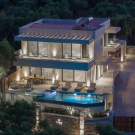 Gioarde Luxury Villa with Private Pool & Sea Views, by ZanteWize, hotel v destinácii Akrotiri