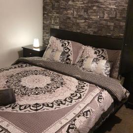 2 bedroom house, Tunstall, Stoke-on-Trent - The Entire House