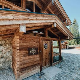 Chalet Nordic mit privatem Whirlpool und Sauna, hotel v Bayrischzell