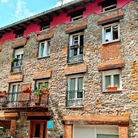 Rin Rooms, hotel em Mutriku