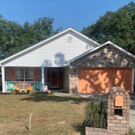 D's Florida-Alabama Vacation Home Sleeps 14 Guests, Hotel in Pensacola