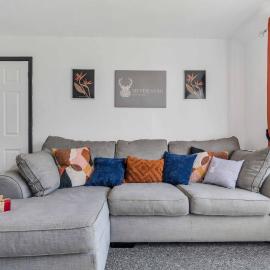 Group-Friendly 4-BR Home with Space & Comfort