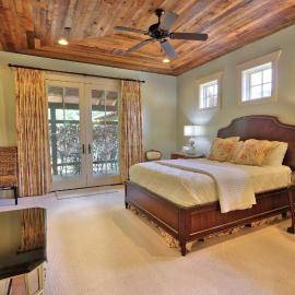 Fall Creek Vineyards Chardonnay Room、Driftwoodのホテル