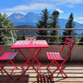 Chamrousse 1700 - Les Domaines de LArselle - Arolles D21 - Classé 3 étoiles, hotel en Chamrousse