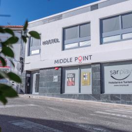 Middle Point, hotell i Sardoal