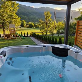 Oak House, hotel in Brušane