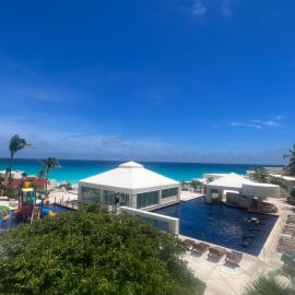 Hermoso Depto con vista al mar en zona hotelera.