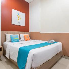 Sans Hotel Rajawali Surabaya by RedDoorz, Hotel in Krembangan