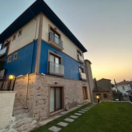 Şirin Garden Ayvalık، فندق في أيفاليك