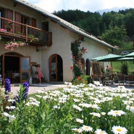 Les Alisiers, Hotel in Montclar