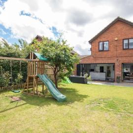 Gorgeous Family Home Near River Thames-Old Windsor - Pass the Keys