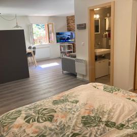 Apartment Morgengruss - 3 Min Walk to Train Station, Central & Quiet, hotel di Sankt Niklaus
