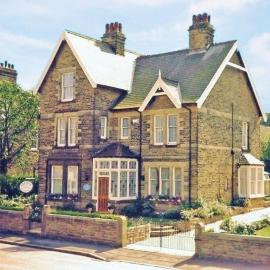 Braemar Guest House, hotel in Buxton