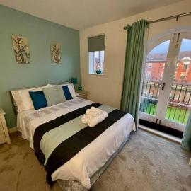 Modern 2-Bed Home Free Parking Perfect for Families