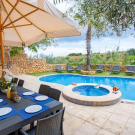 Villa Soldanis Sleeps 12 with Pool